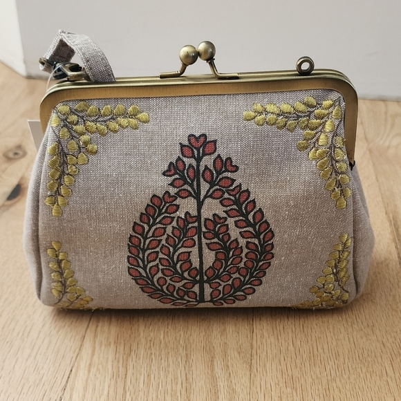 Iyura small clutch hand purse New - Picture 3 of 8